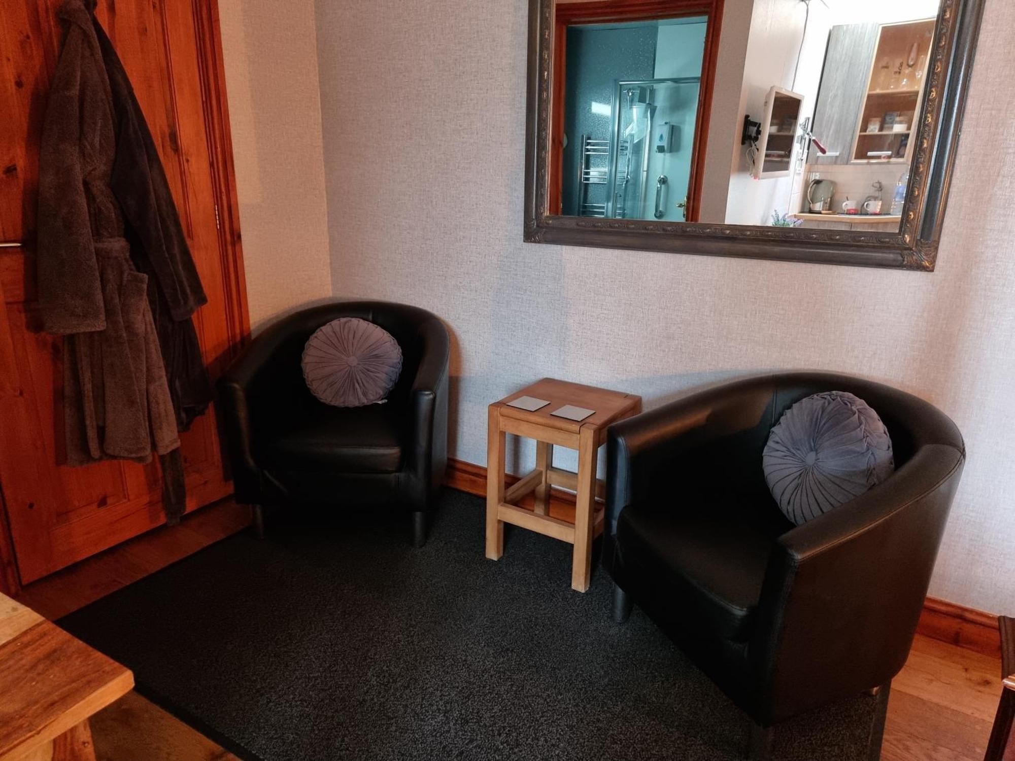 Castle Lodge - Brecon Beacons Accommodation Sennybridge Экстерьер фото