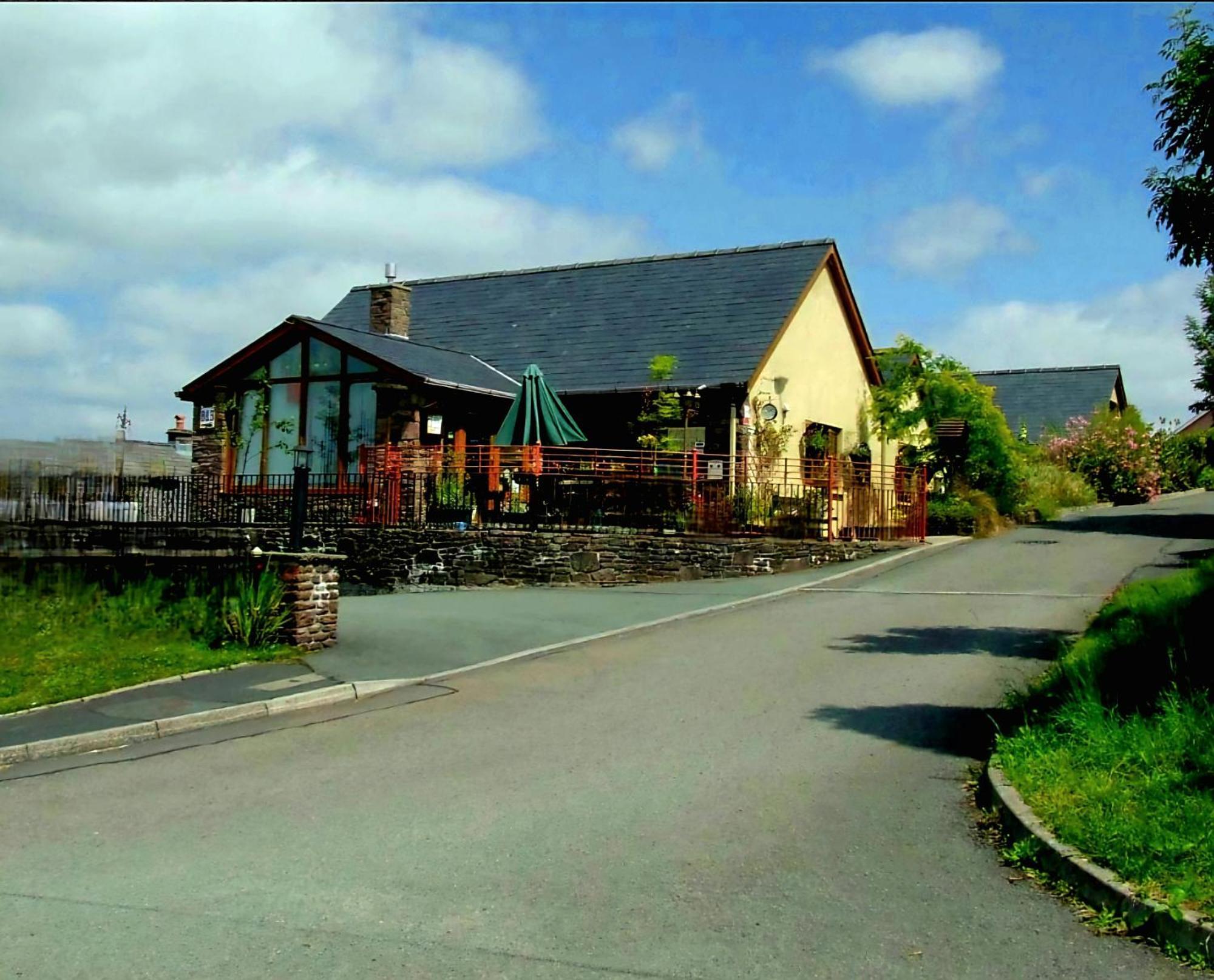 Castle Lodge - Brecon Beacons Accommodation Sennybridge Экстерьер фото